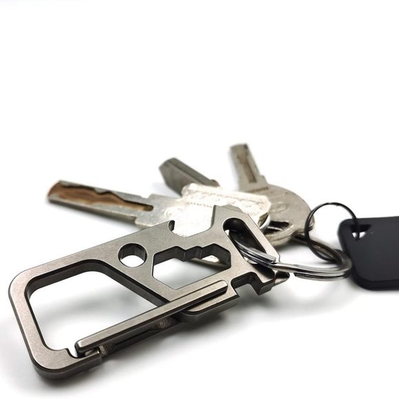 Heavy duty keychain Titanium carabiner clips Multifunctional keychain - Picture 1 of 11